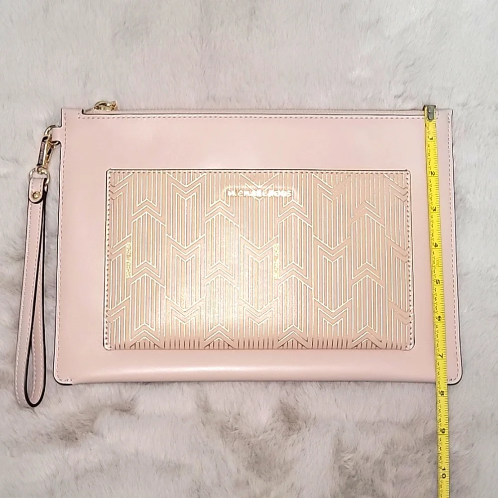 Michael Kors LG Clutch - Picture 4 of 11
